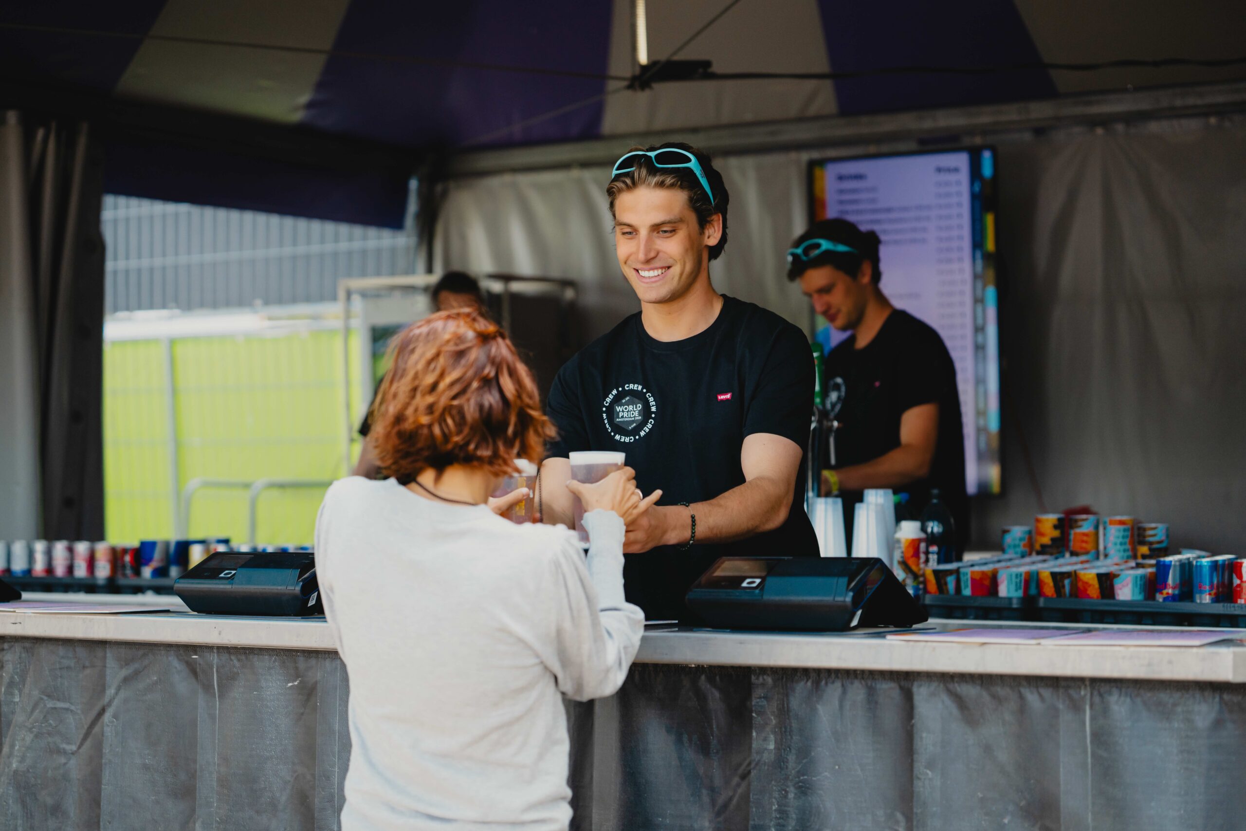herbruikbare festivalbekers en hergebruiksysteem tijdens WorldPride Amsterdam