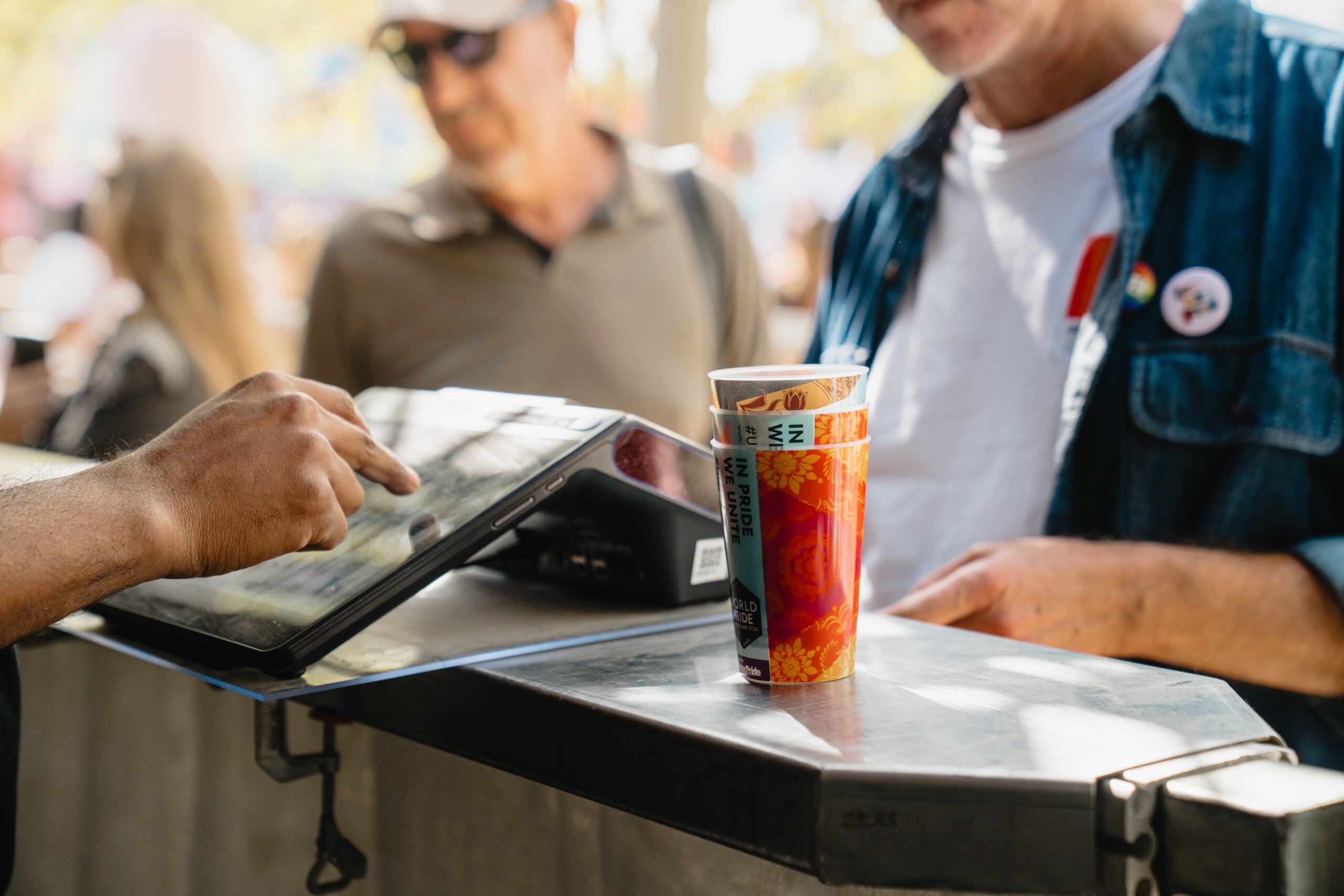herbruikbare bekers op een festival of evenement - cupstack